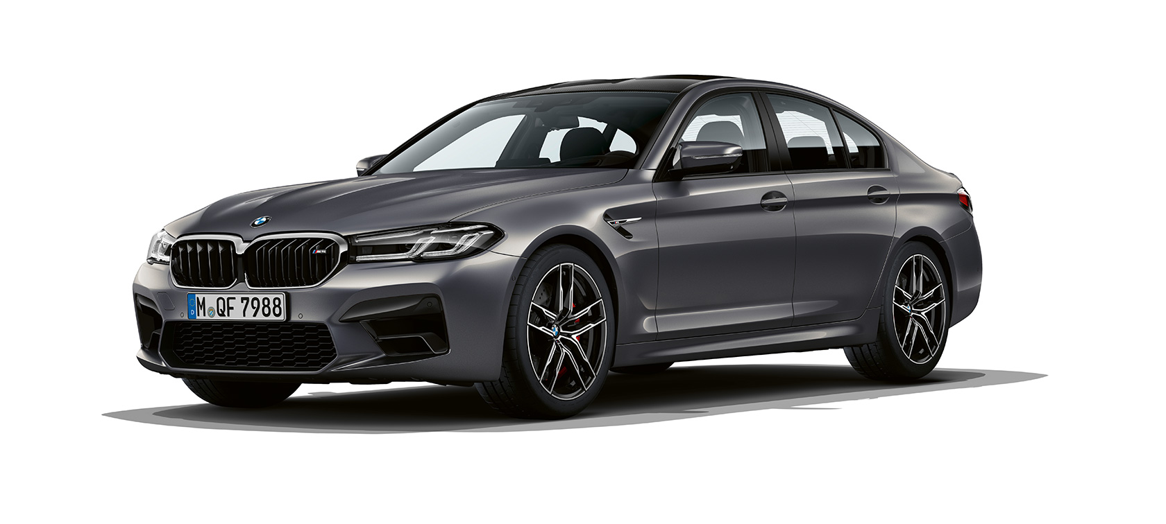 BMW M5 F90 LCI Renovación 2020 Brands Hatch Grau metalizado, vista de tres cuartos del frontal